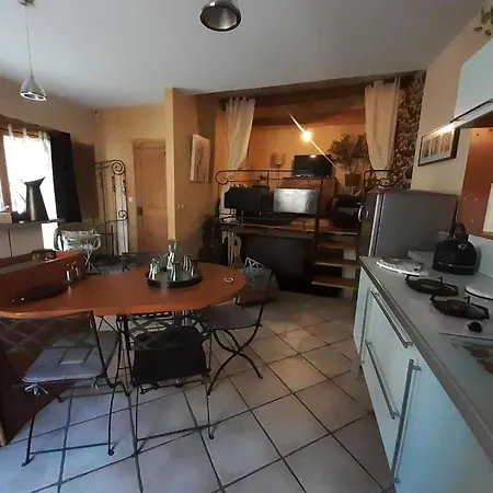 Joli Loft Dans Village Pittoresque Apartmán